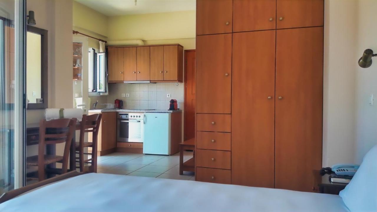 Vasiliki Apartments Stoúpa Esterno foto