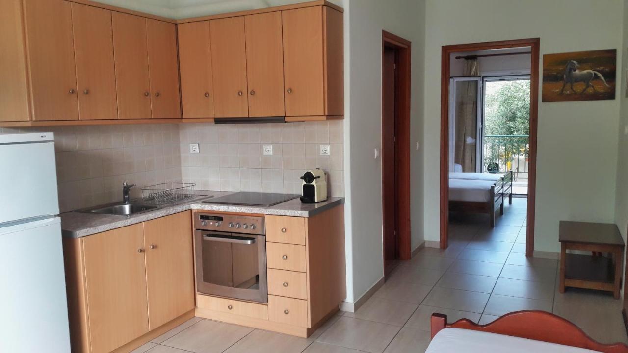 Vasiliki Apartments Stoúpa Esterno foto