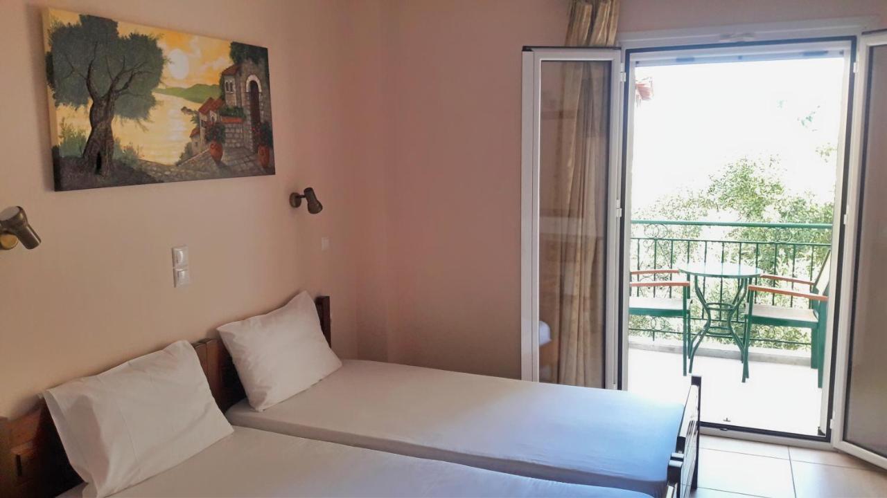 Vasiliki Apartments Stoúpa Esterno foto