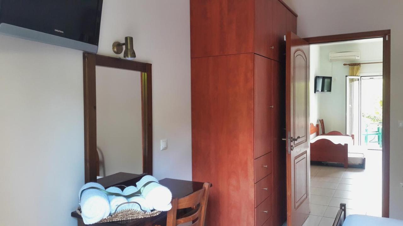 Vasiliki Apartments Stoúpa Esterno foto