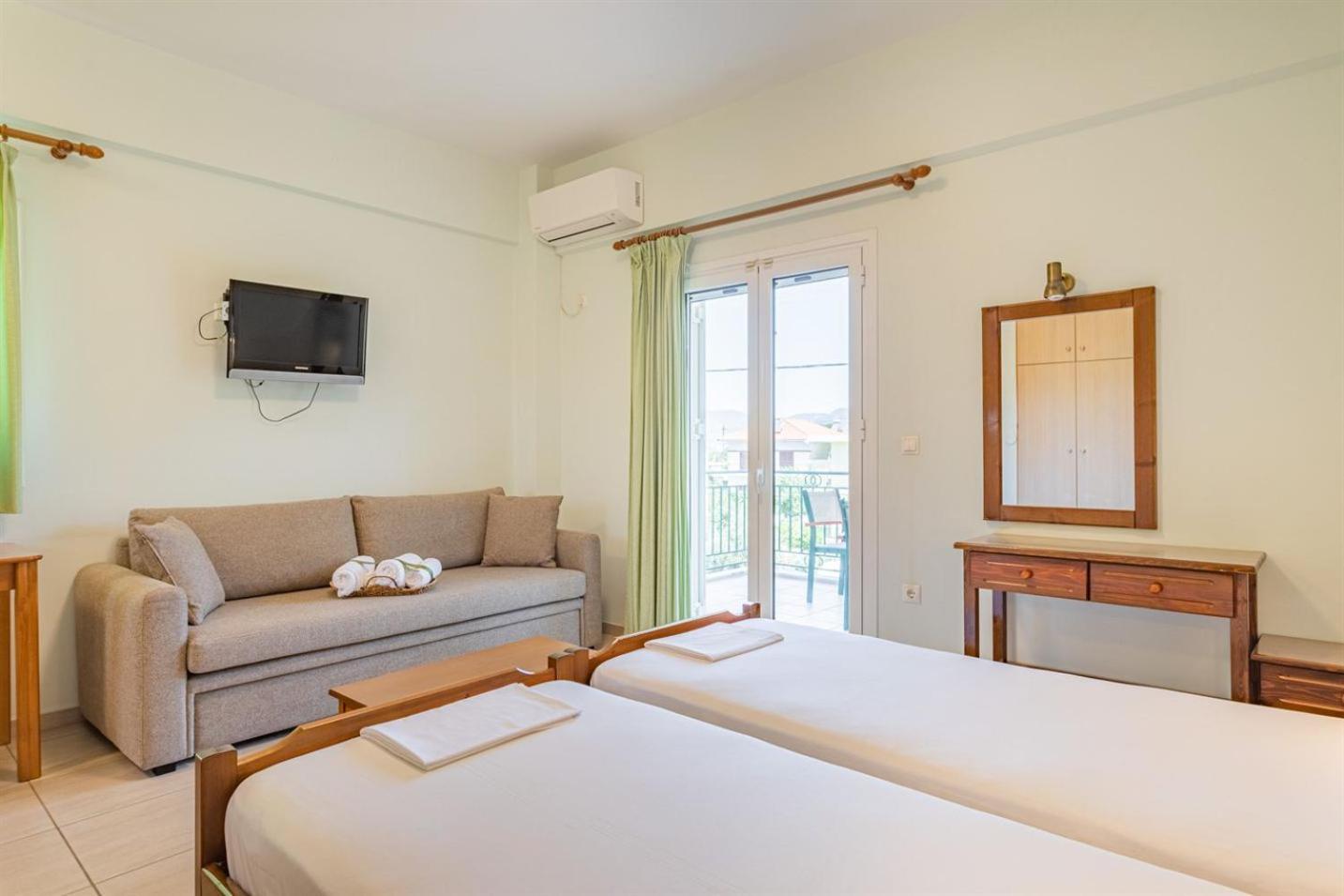 Vasiliki Apartments Stoúpa Esterno foto
