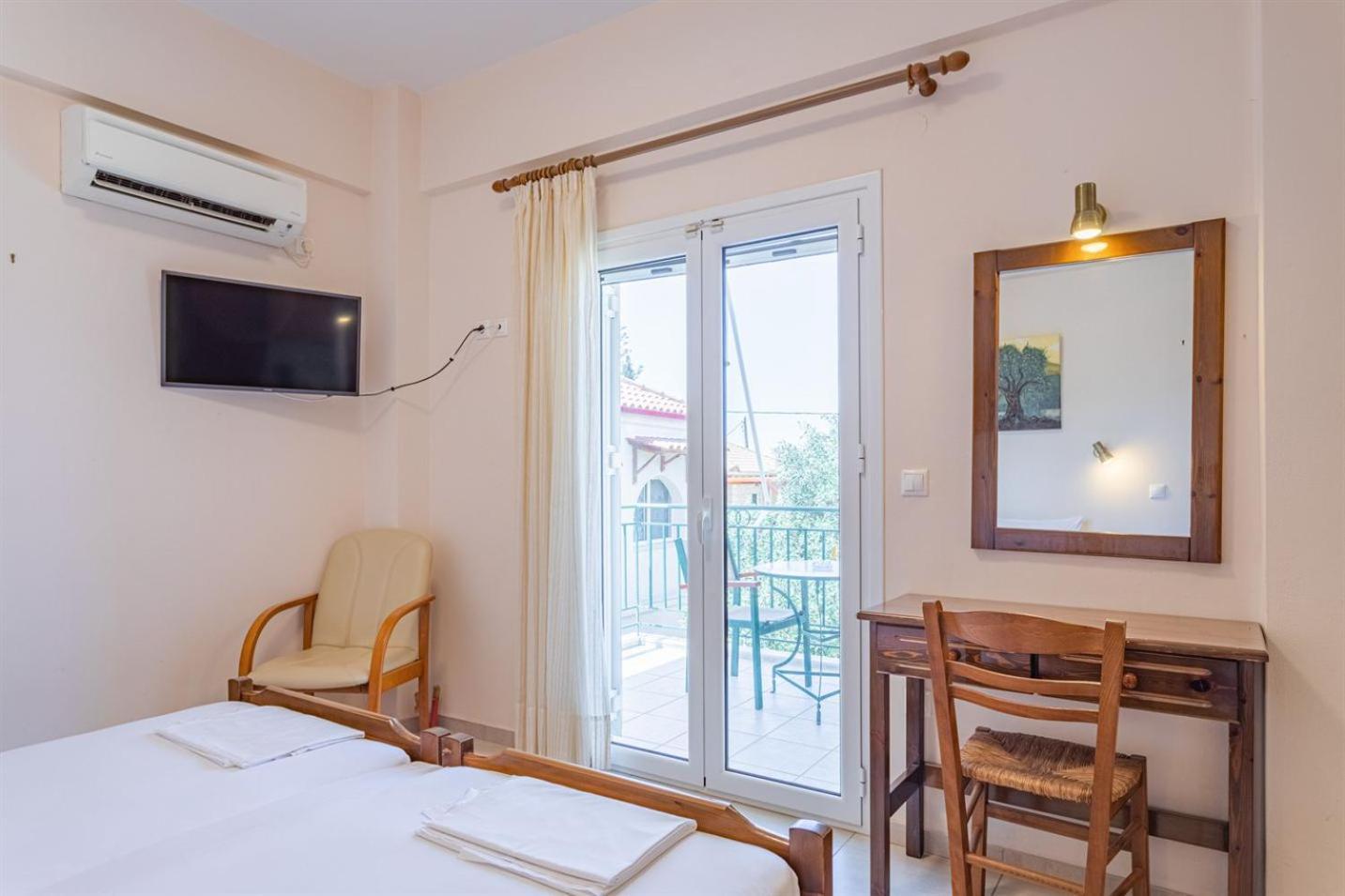 Vasiliki Apartments Stoúpa Esterno foto